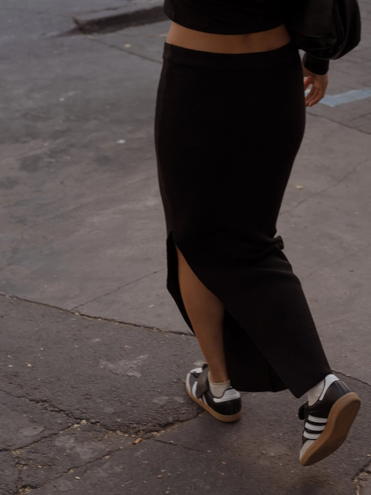 KNIT LONG SKIRT - BLACK