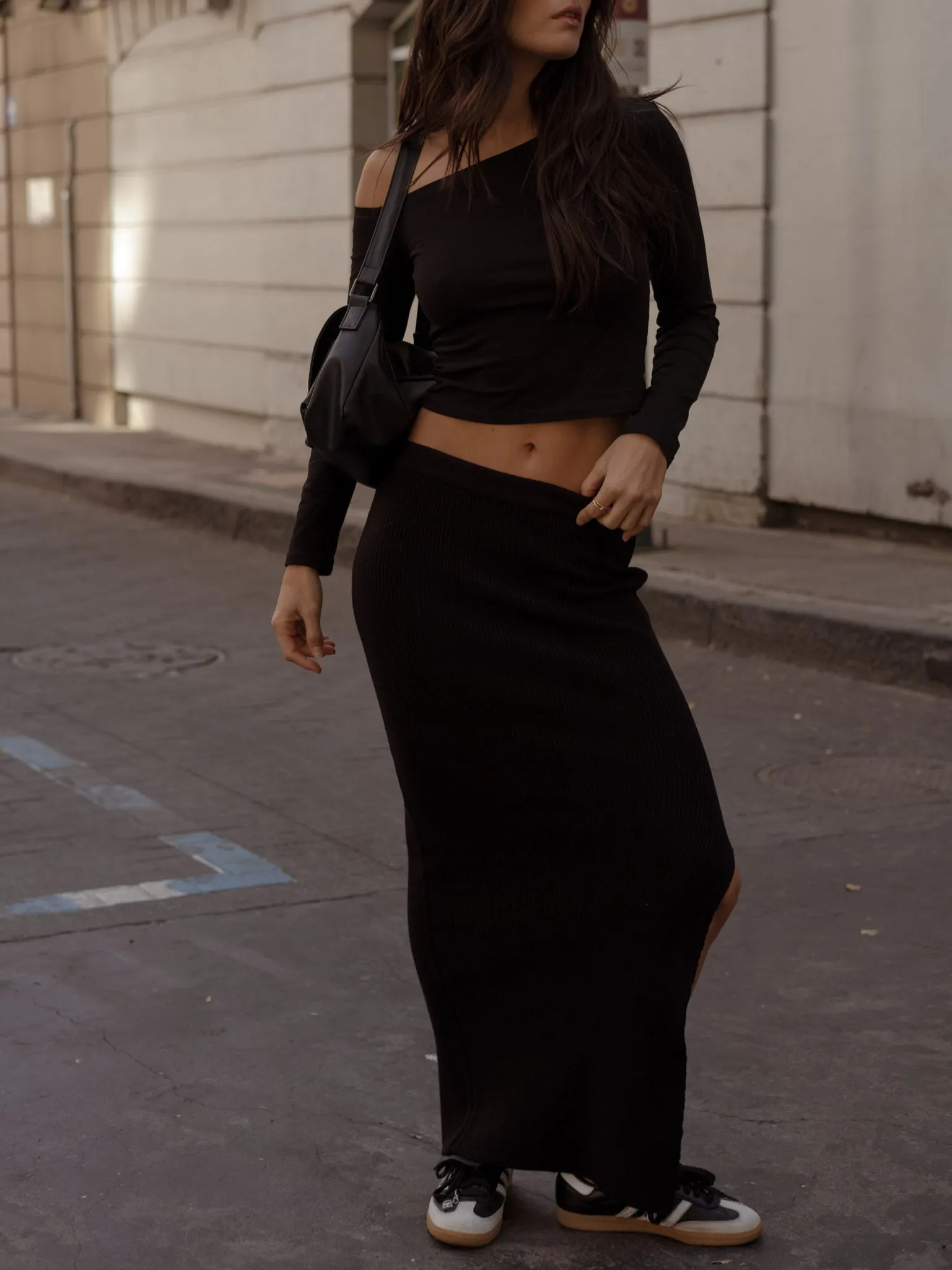 KNIT LONG SKIRT - BLACK