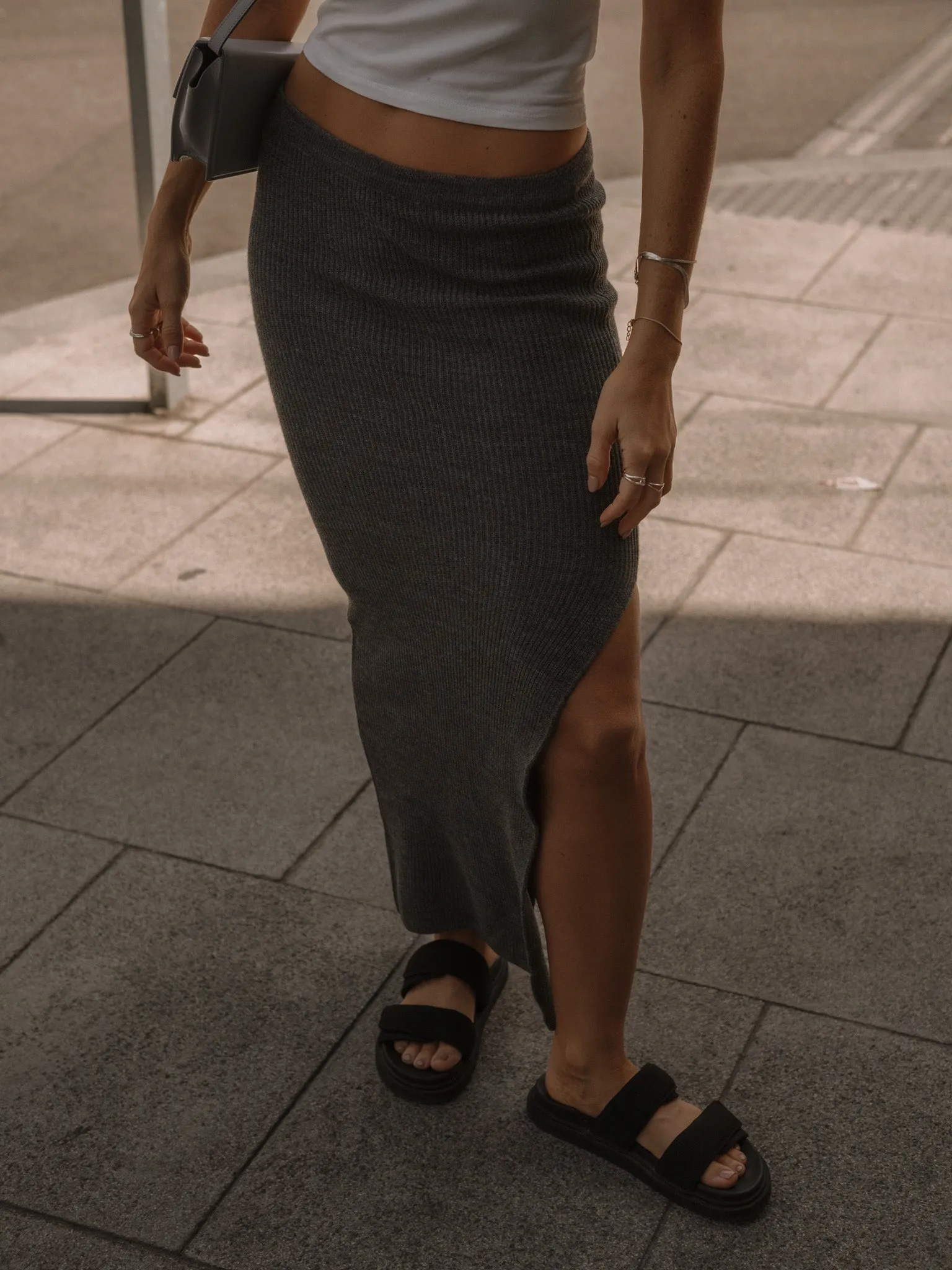 KNIT LONG SKIRT - GRAY