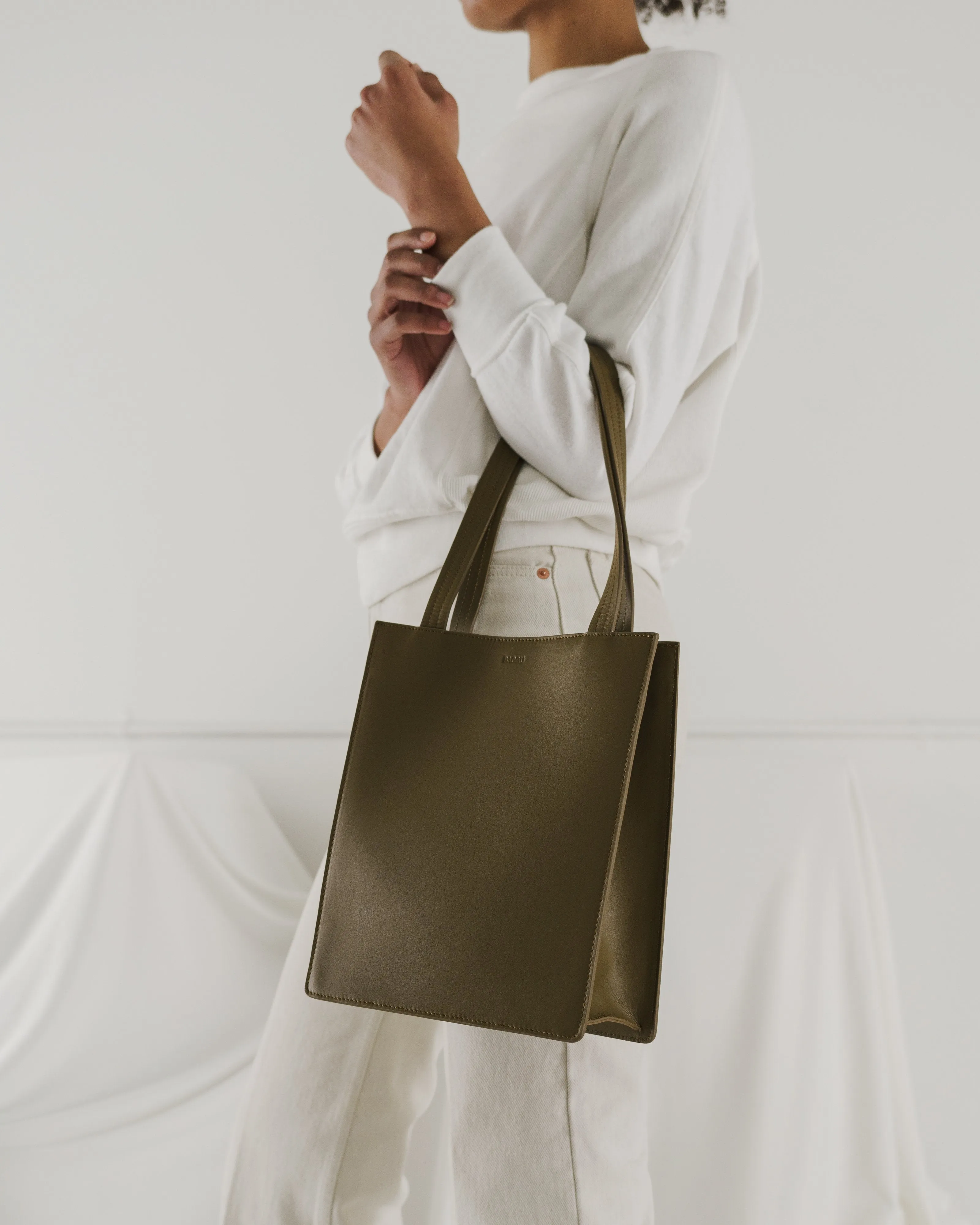 Medium Leather Retail Tote - Kelp