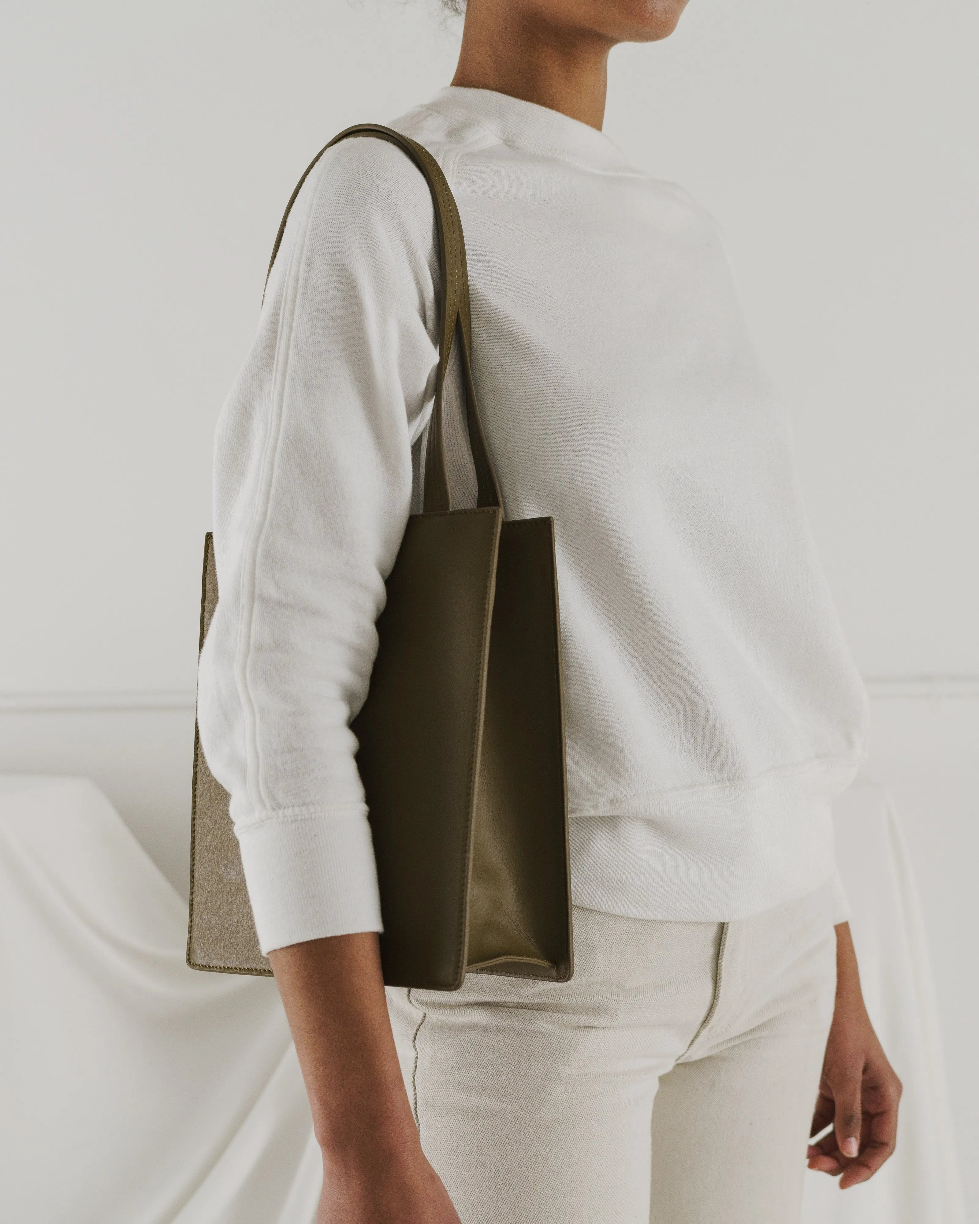 Medium Leather Retail Tote - Kelp
