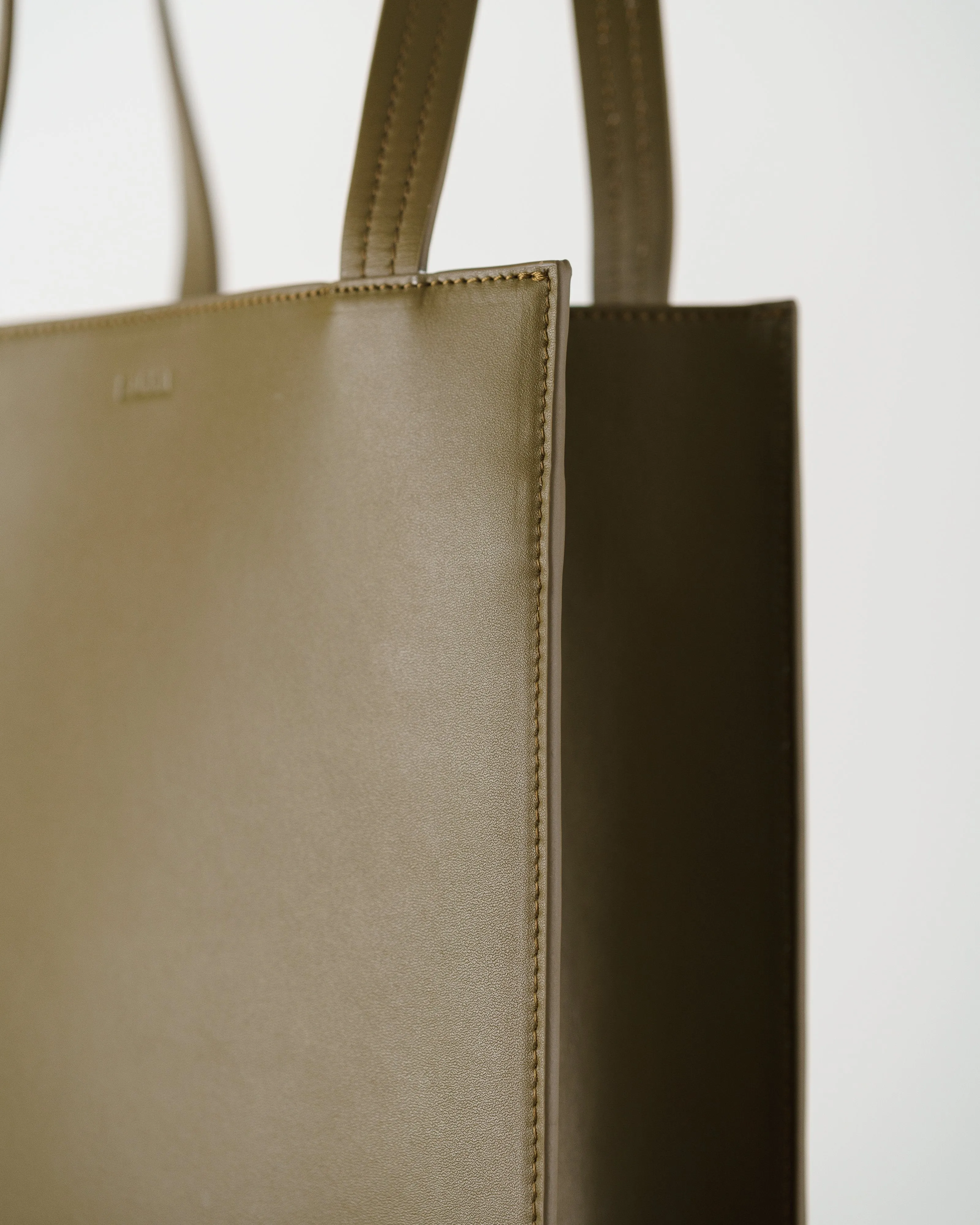 Medium Leather Retail Tote - Kelp