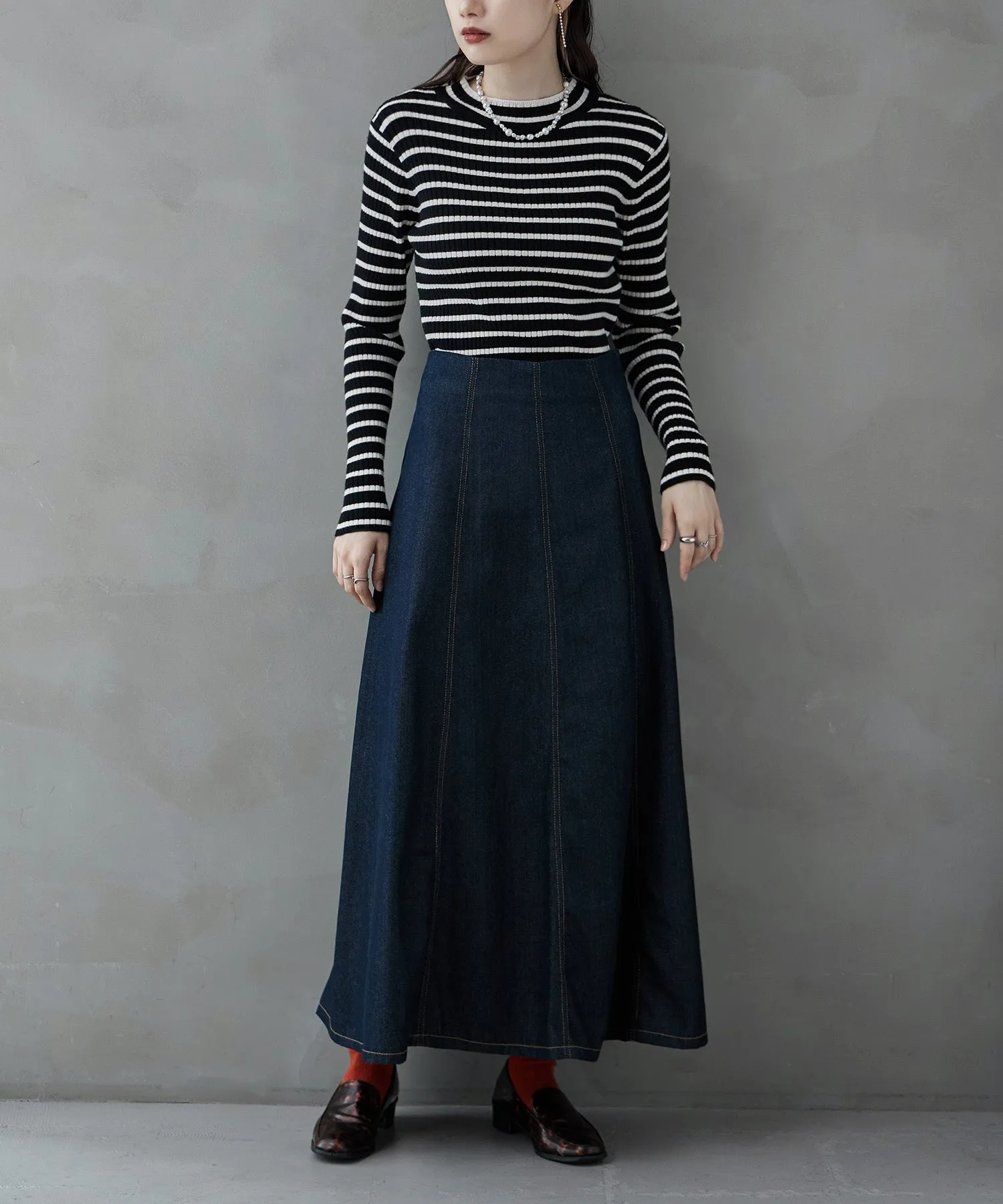 Mock neck border rib tops