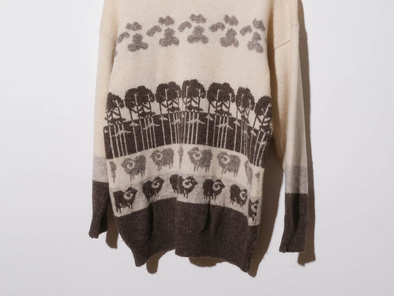 Sheep Sweater (White×Natural)