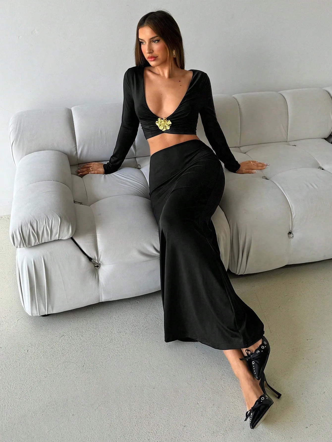 Women's Elegant Sexy Black Deep V Fitted Metallic Flower Long Sleeve Tops And Ultra Low Waist Fitted Extra Long Mermaid Skirt 2 Piece Set